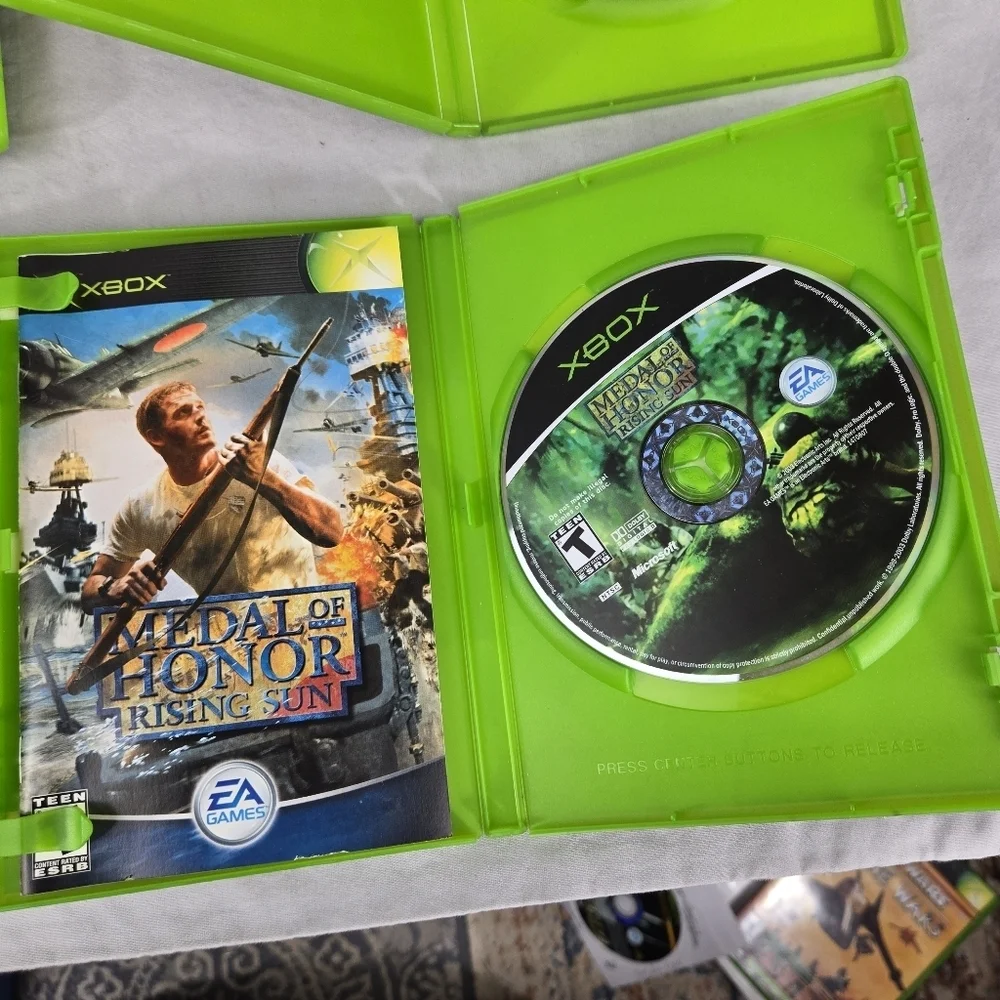 Lot Of 4 Original XBOX Games Men Valor Medal Honor Sun Clone Wars Frontline Work